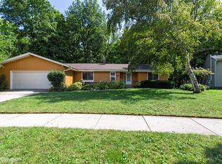 107 Laurel Dr S, West Bend, WI 53095
