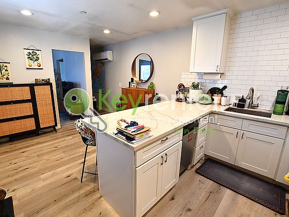 3rd image of 3864 36th St
