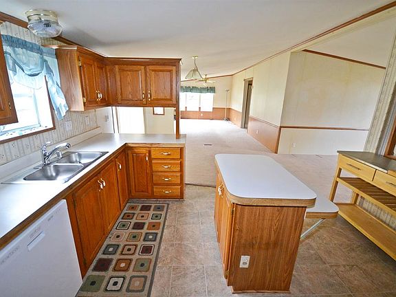 3rd image of 1615 Darwin Ave