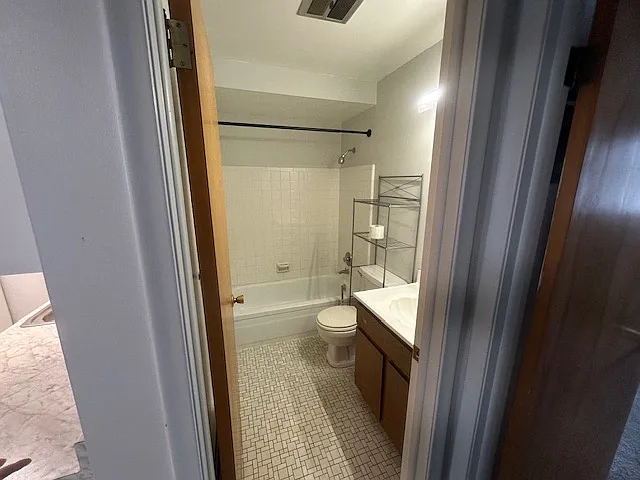 1600 Oakland St #8 — Photo 6