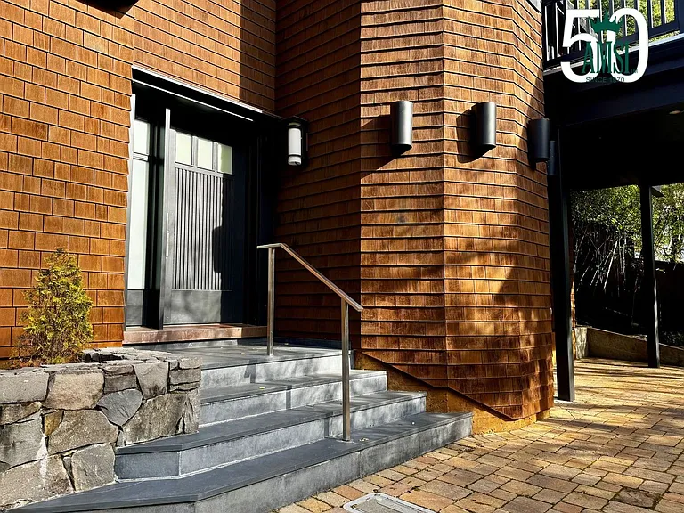 60 Frances Ave — Photo 2