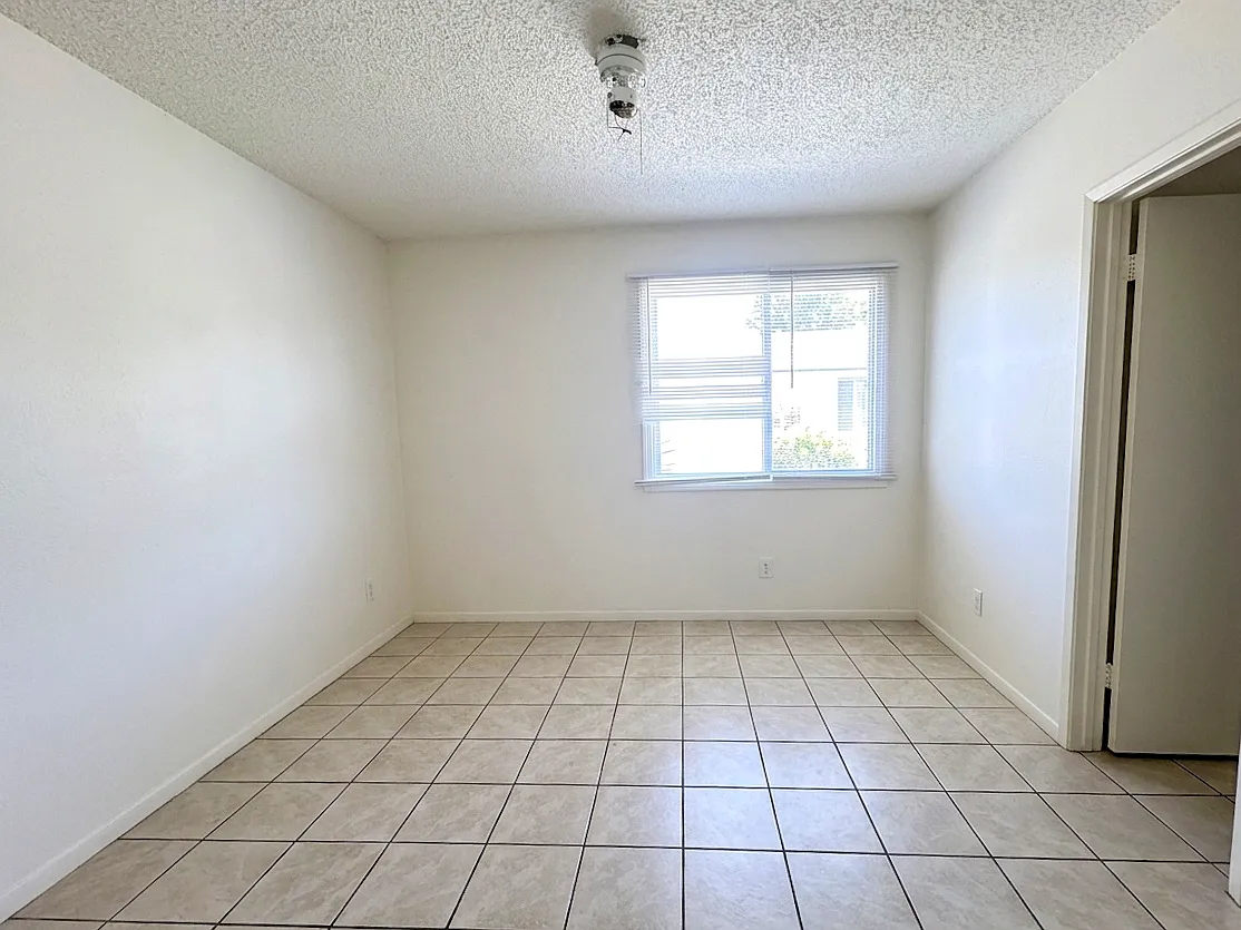 517 South 61st Ave - 517B — Photo 4