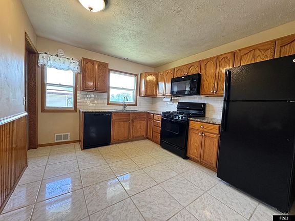 2nd image of 7101 Wood River Dr