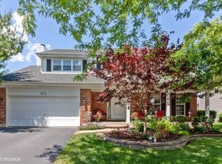 675 Mayfair Dr, Carol Stream, IL 60188