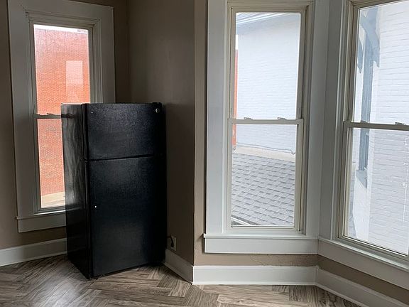 4th image of 509 E Jackson St APT 3