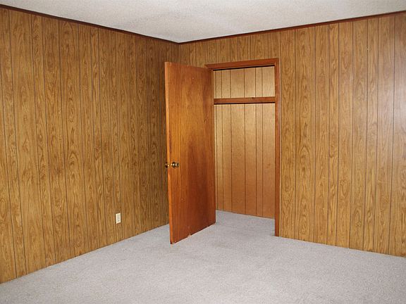 5th image of 621 Freddie Dr