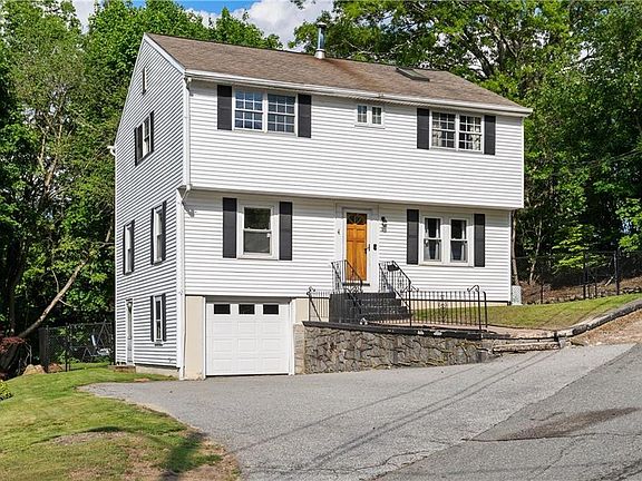 2nd image of 35 Mumford St