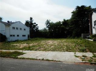 887 Woodmere Dr, Valley Stream, NY 11581
