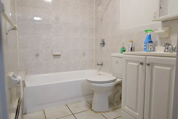 Rented by Safdie Realty Group | media 6