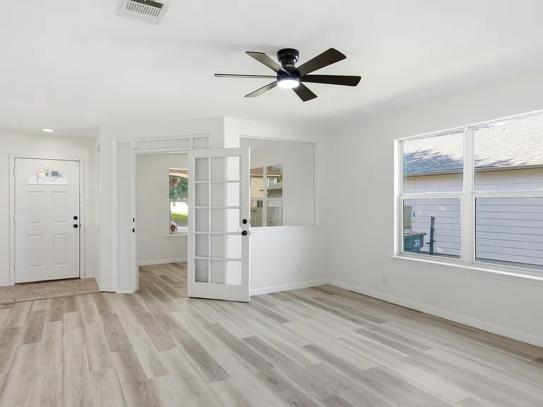 110 Capistrano Dr — Photo 9