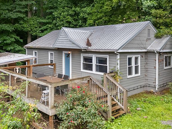 2nd image of 325 Elbow Ln