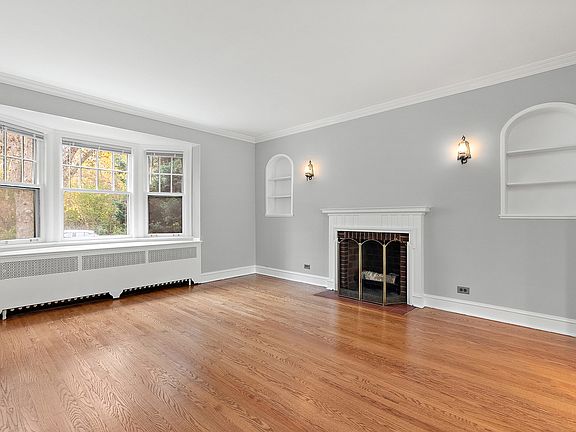 4th image of 5633 N Central Park Ave
