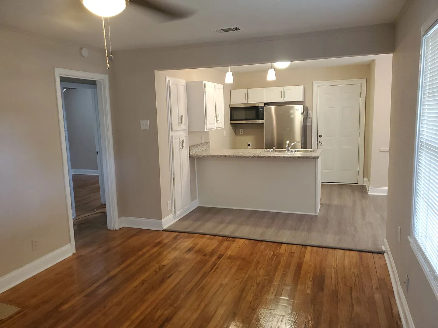 Marietta Craftsman Duplex/Walk to Square — Photo 2