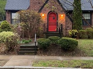 18 Edgehill Rd, Providence, RI 02906