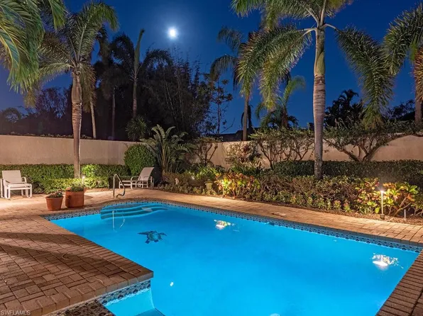 9 Las Brisas Way, Naples, FL 34108