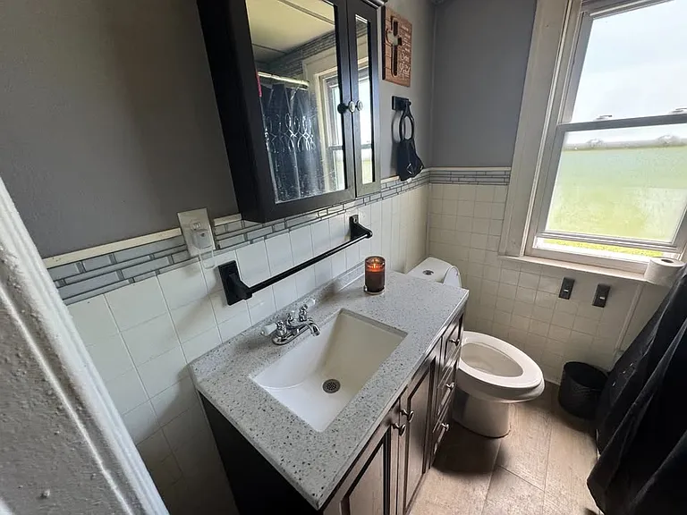 4510 Fairview St — Photo 7
