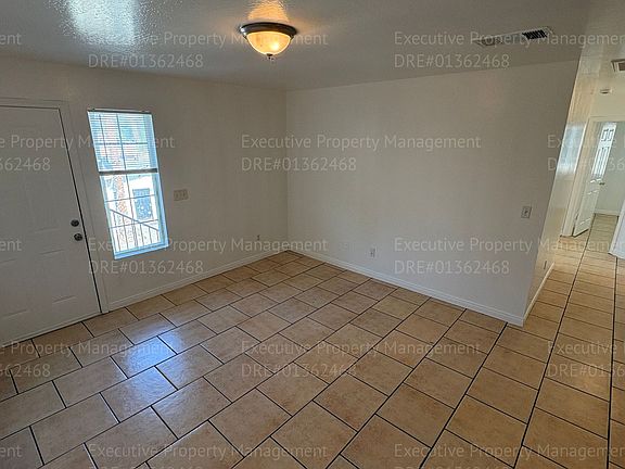 5th image of 3017 Potomac Ave APT 10