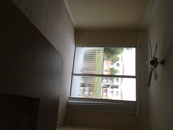 5th image of 7208 Myrtlewood Cir W #208