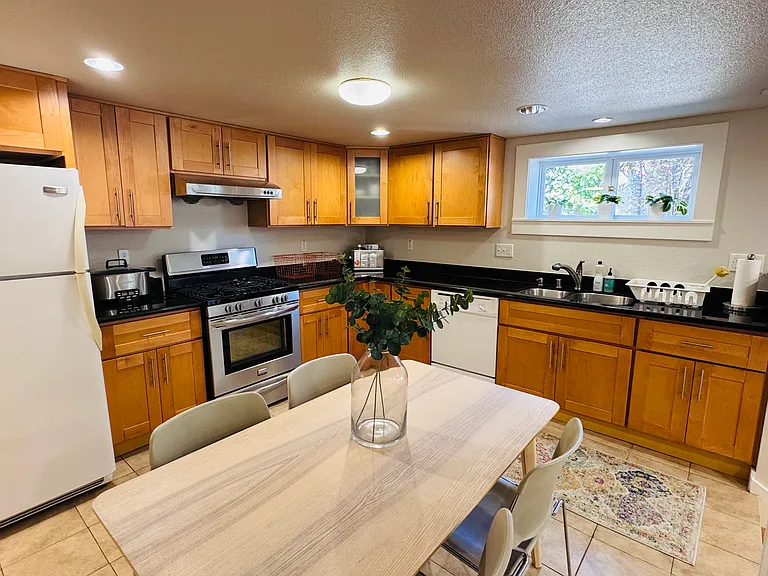 206 Sunnyside Ave #A — Photo 4