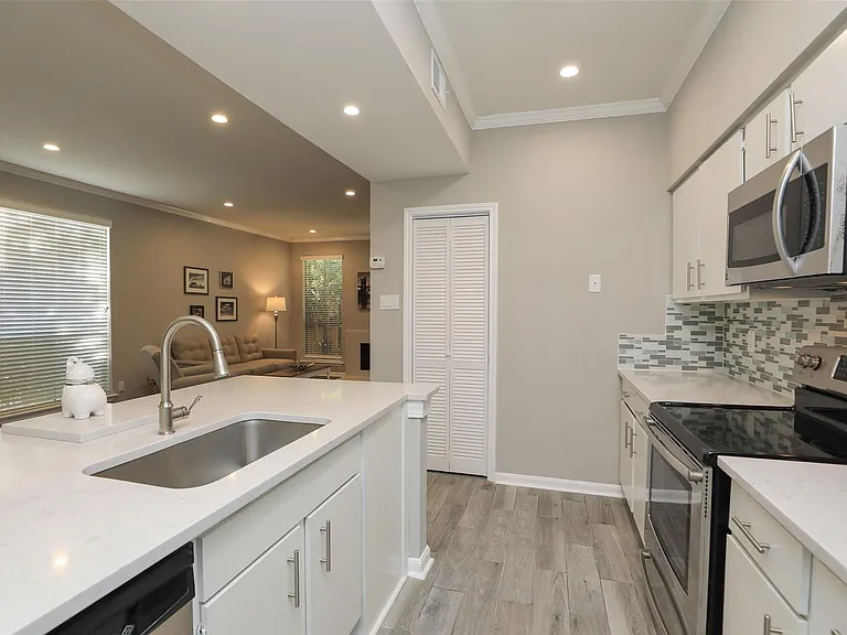 1201 McDuffie St #211 — Photo 16