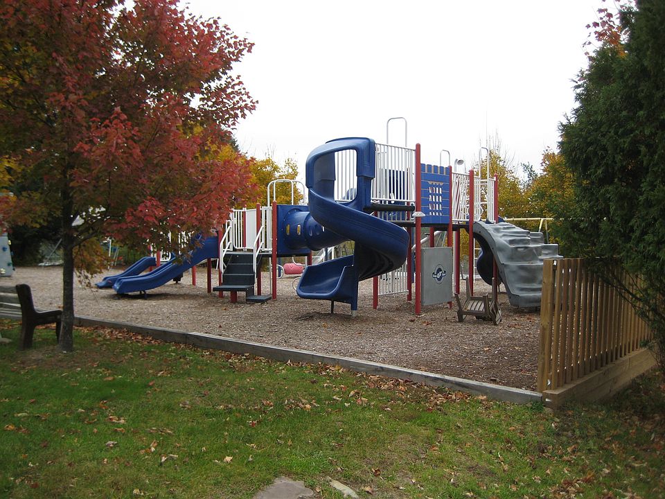 2nd image of 39TOWNHOUSE Rd #39