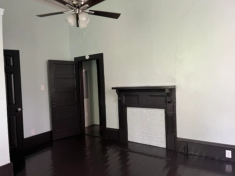 628 Sullivan St #B — Photo 5