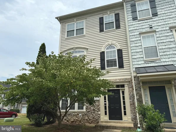711 Redgate Ln, Woodbridge, VA 22191