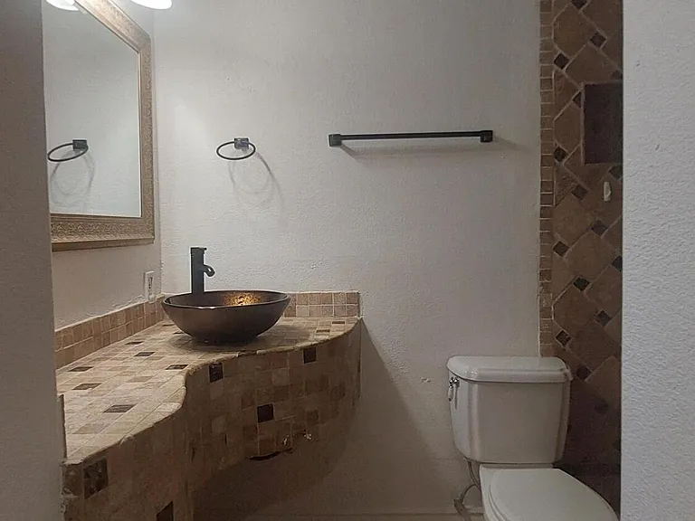 2448 W Freeway Ln — Photo 18