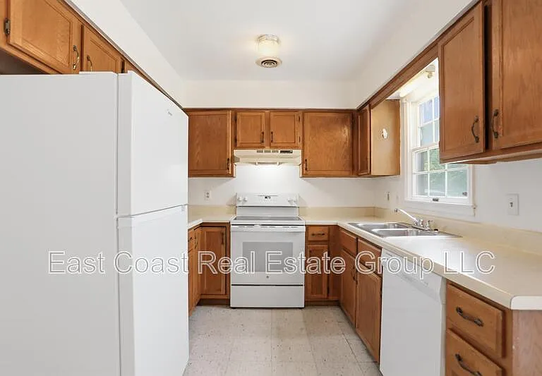 427 N Western Ave — Photo 8