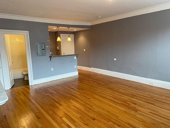 4th image of 98 Charles St #11