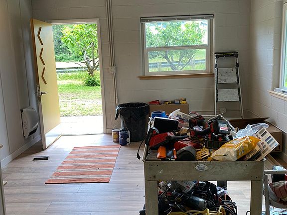 4th image of 686 E North Camano Dr #1