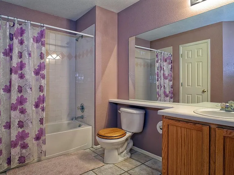 7462 E Lowry Blvd — Photo 24