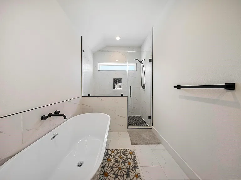 9 Super St — Photo 11