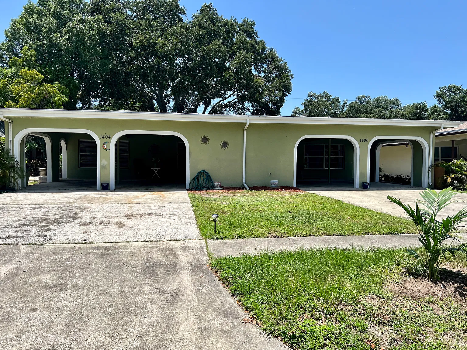 1406 N Saturn Ave — Photo 1