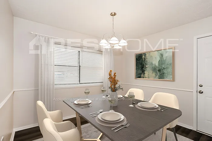 2400 Redbrook Ct — Photo 4