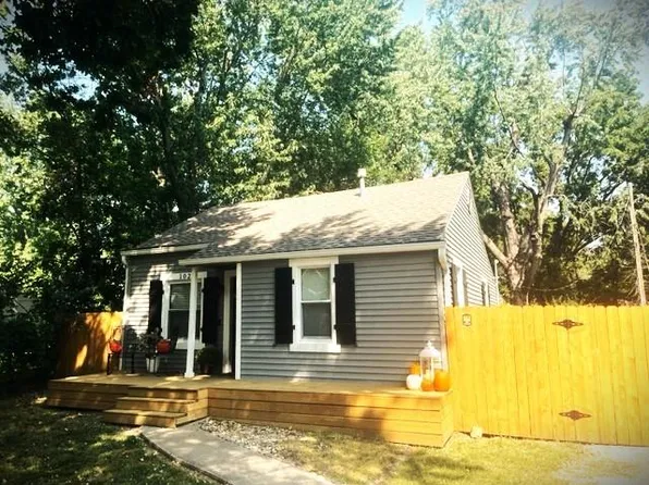 102 NE Ash St, Lees Summit, MO 64063