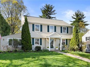 32 Westmoreland Dr, West Hartford, CT 06117