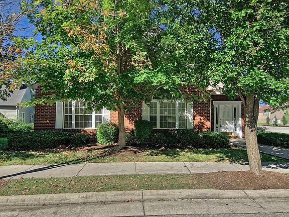 5th image of 1704 Lions Dr