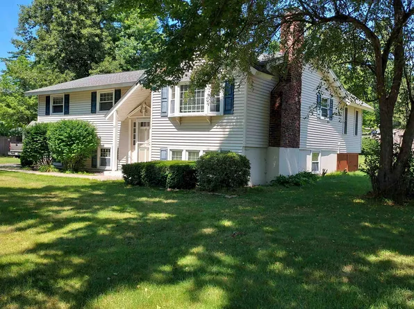 12 Timber Lane, Merrimack, NH 03054