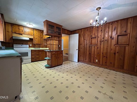5th image of 301 W Gannon Ave