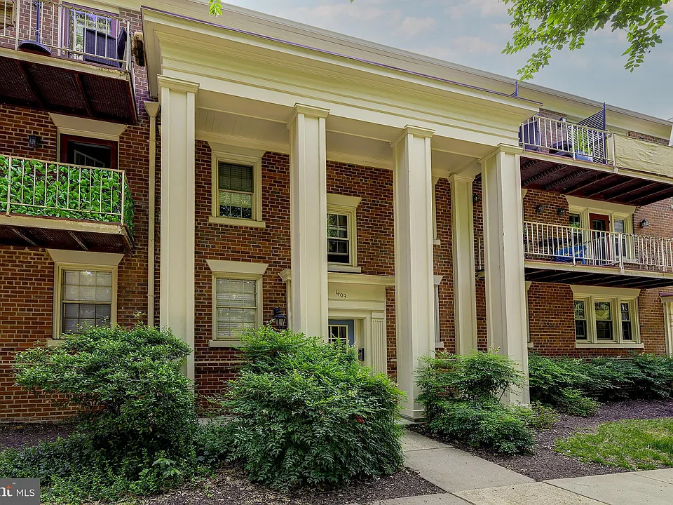 1403 E Abingdon Dr #2