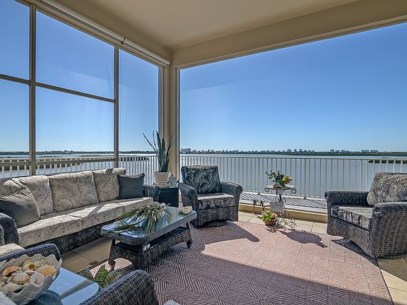 4th image of 269 Vintage Bay Dr Unit 31