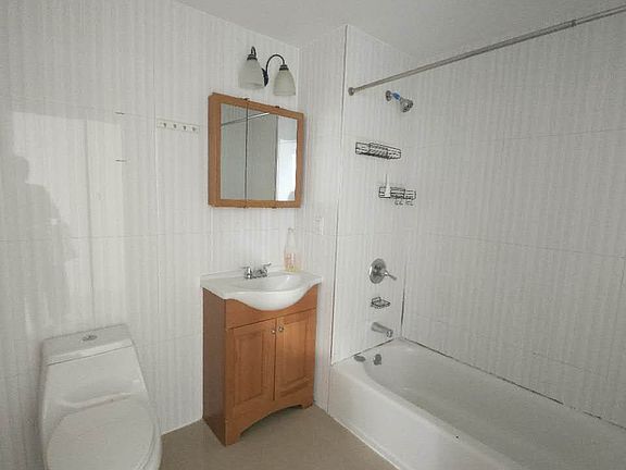 4th image of 71-59 160th St #5B