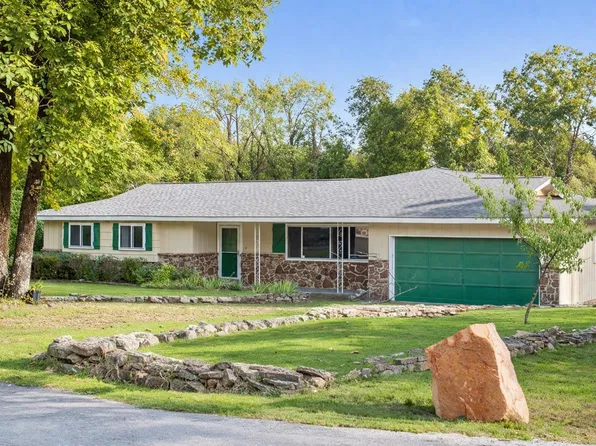 908 Oak St, Mountain View, AR 72560