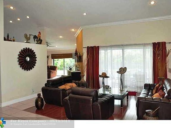 4th image of 8897 NW 57th Ct