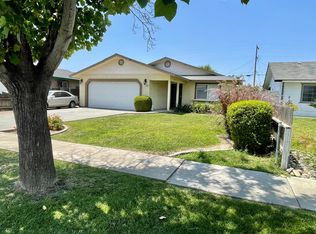 565 S U St, Tulare, CA 93274
