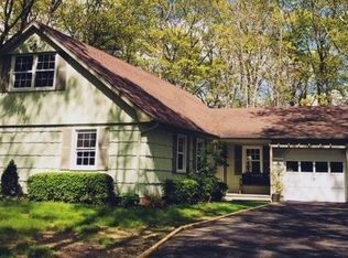 49 Mill Pond Ln, East Moriches, NY 11940