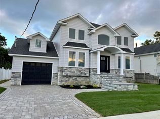 108 Hampton Way, Merrick, NY 11566