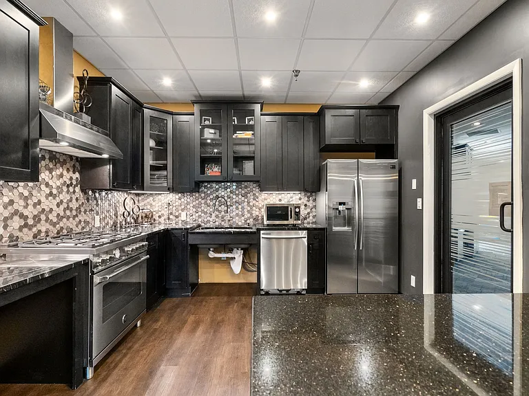 Lux Apartments — Photo 18