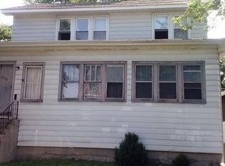 12753 Clinton St, Blue Island, IL 60406
